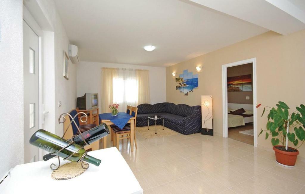 Pavlinovic Apartment Makarska