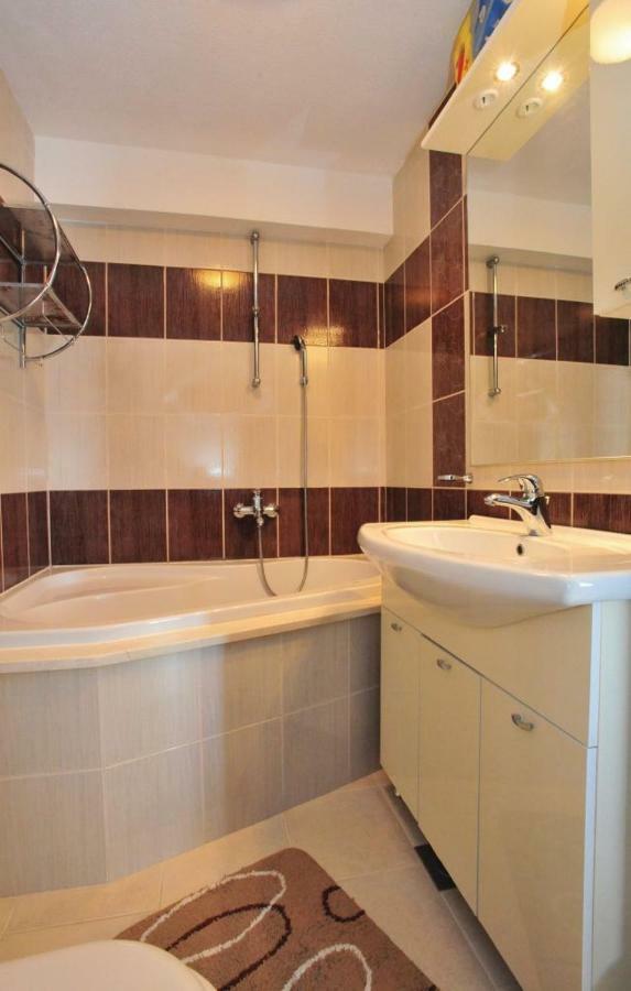 Pavlinovic Apartment *