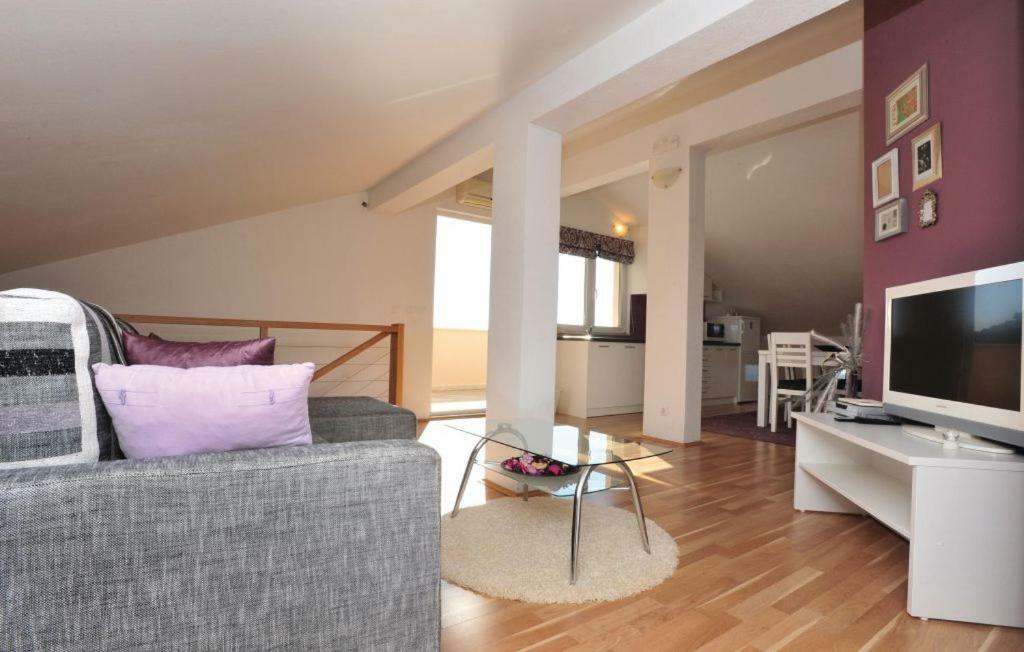 Pavlinovic Apartment *