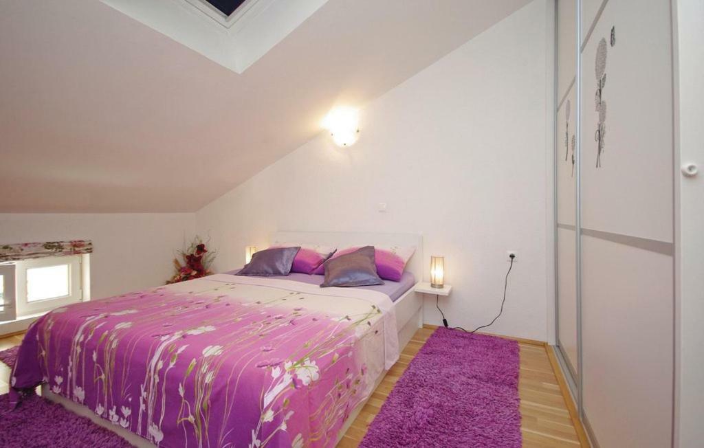 Apartment Pavlinovic *